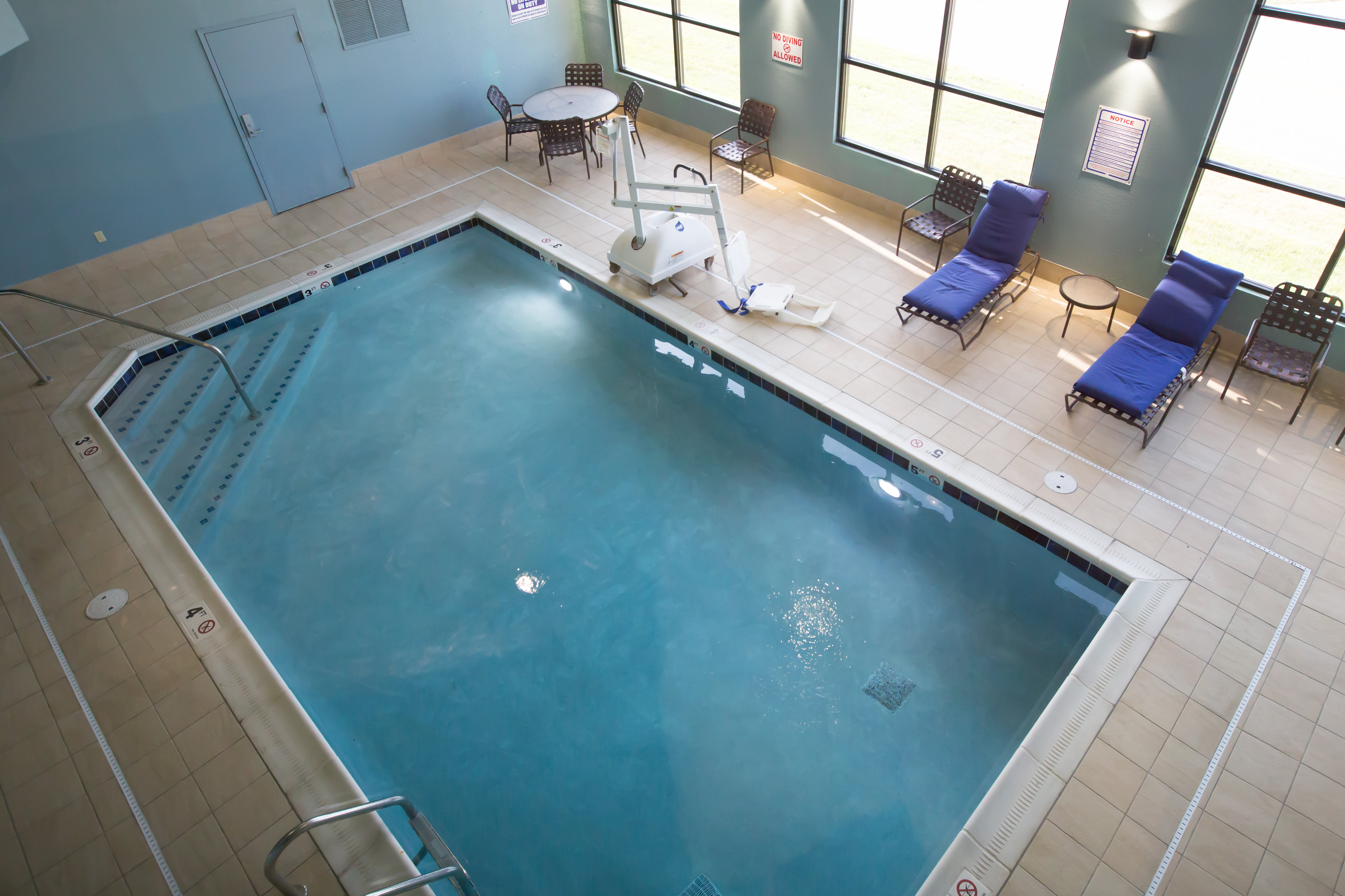 Holiday Inn Express Hotel & Suites Madison 38/60