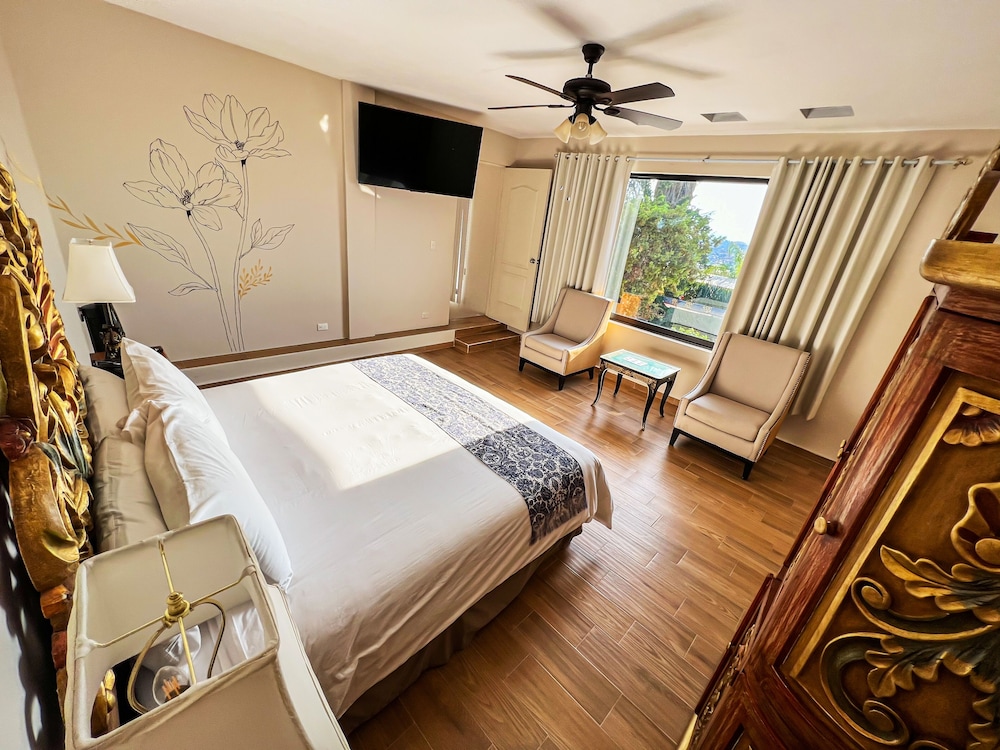 DELUXE, APARTMENT, CITY VIEW
