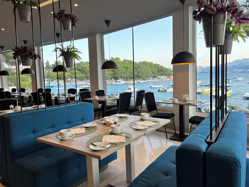 Hotel Cavtat 53/68