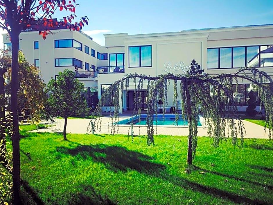 LA ROCCA BOUTIQUE 40/45