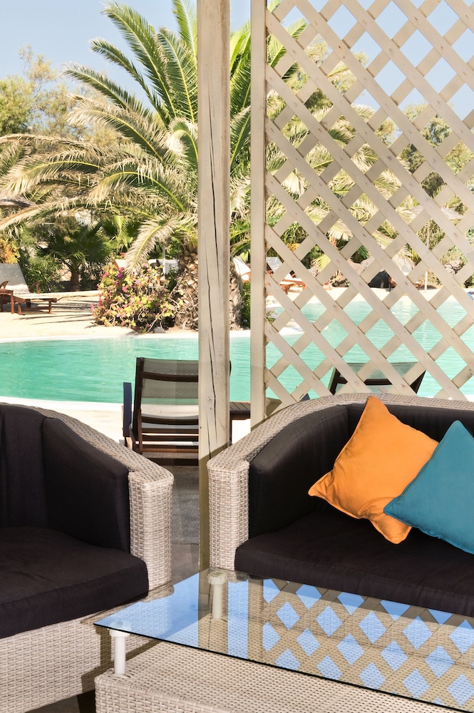 Atlantis Beach Villa 12/25