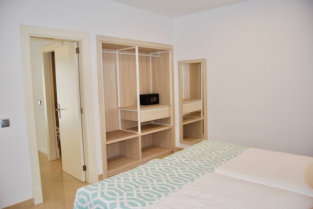 Broncemar Beach Suites Hotel 27/51