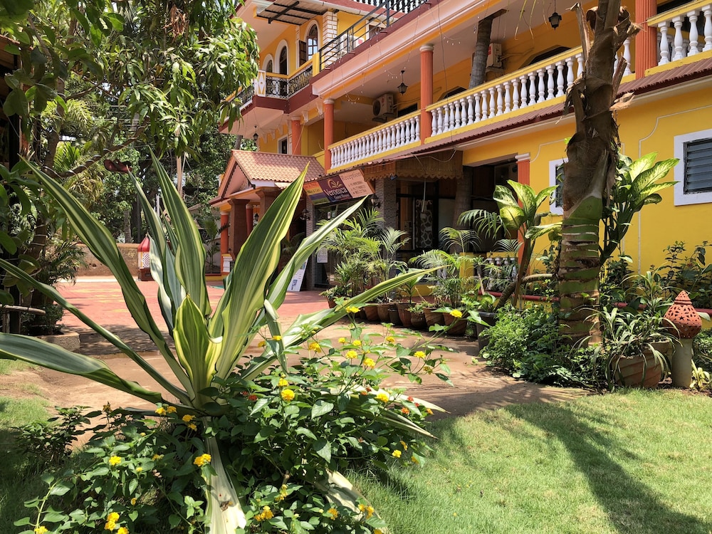 Veronica Guest House 62/70