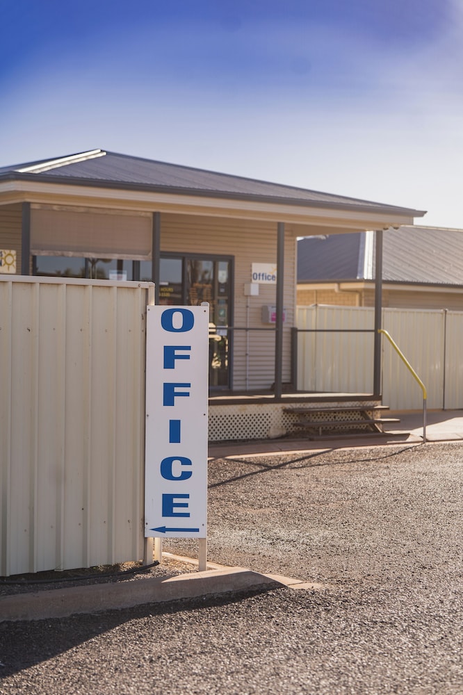 Sundowner Cabin And Tourist Park 40/50