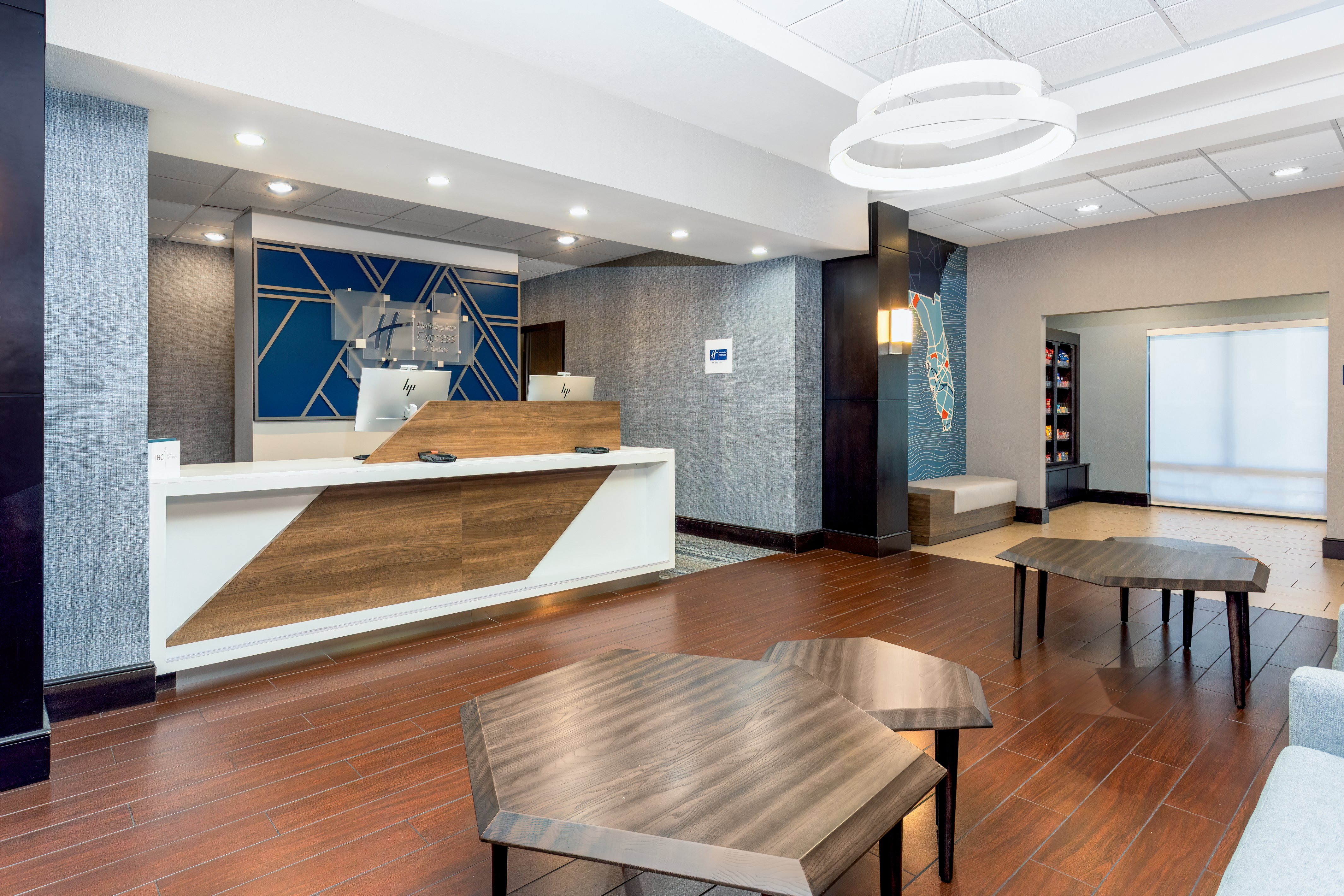 Holiday Inn Express Hotel And Suites Orlando East Ucf Area 11/50