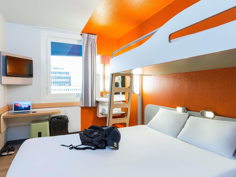 Ibis Budget Paris Porte De Montmartre 24/60