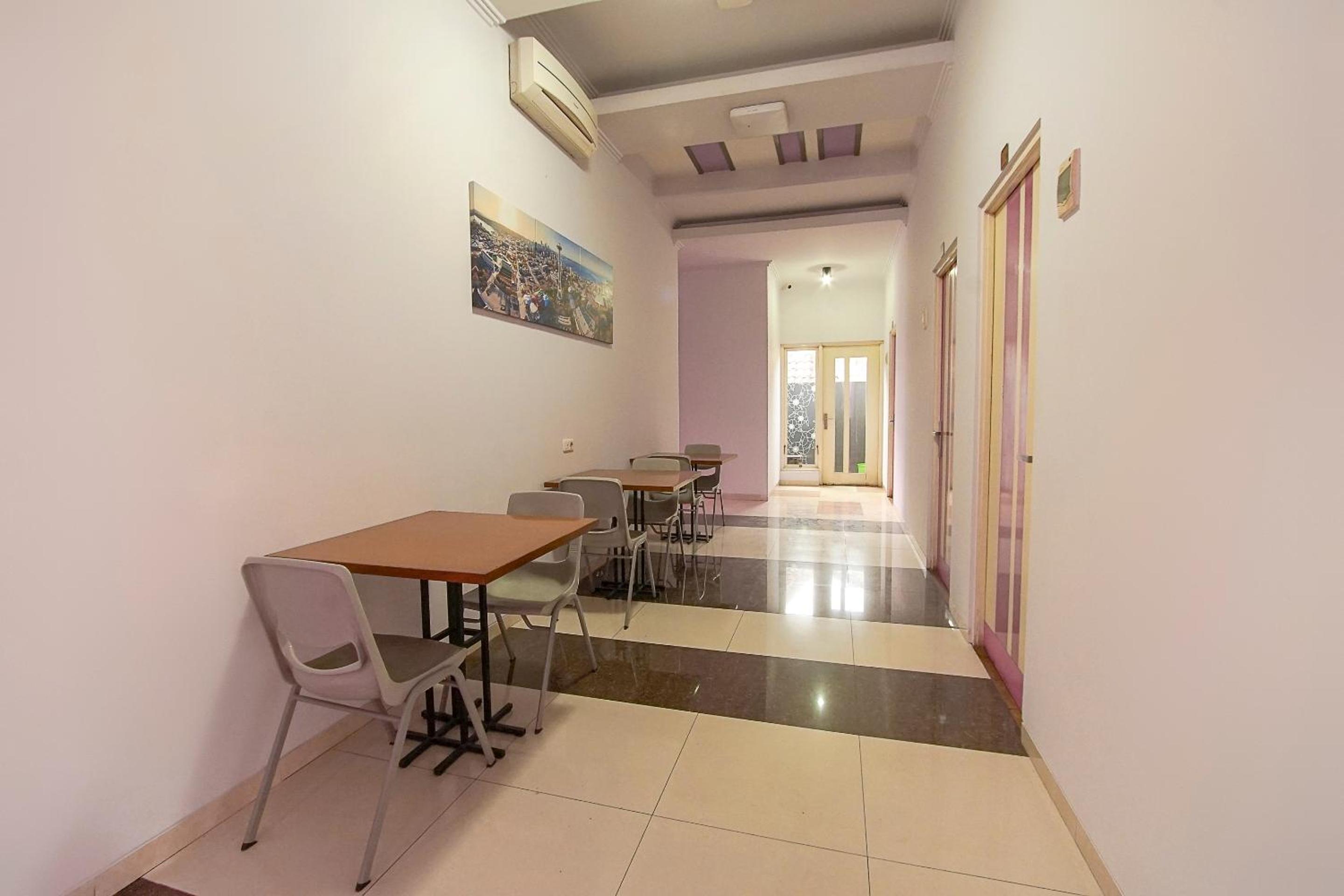 OYO 3808 Fif fa Hotel Kauman 47/56