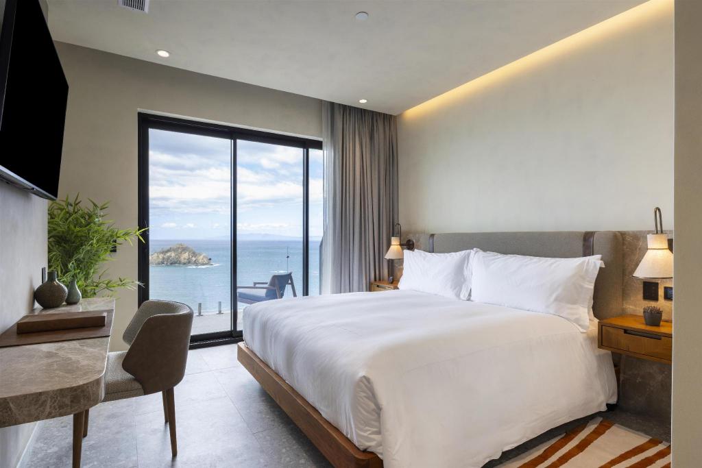 3 Bedrooms, Penthouse, Ocean View, Top Floor, Waldorf Astoria Costa Rica Punta Cacique 2/4