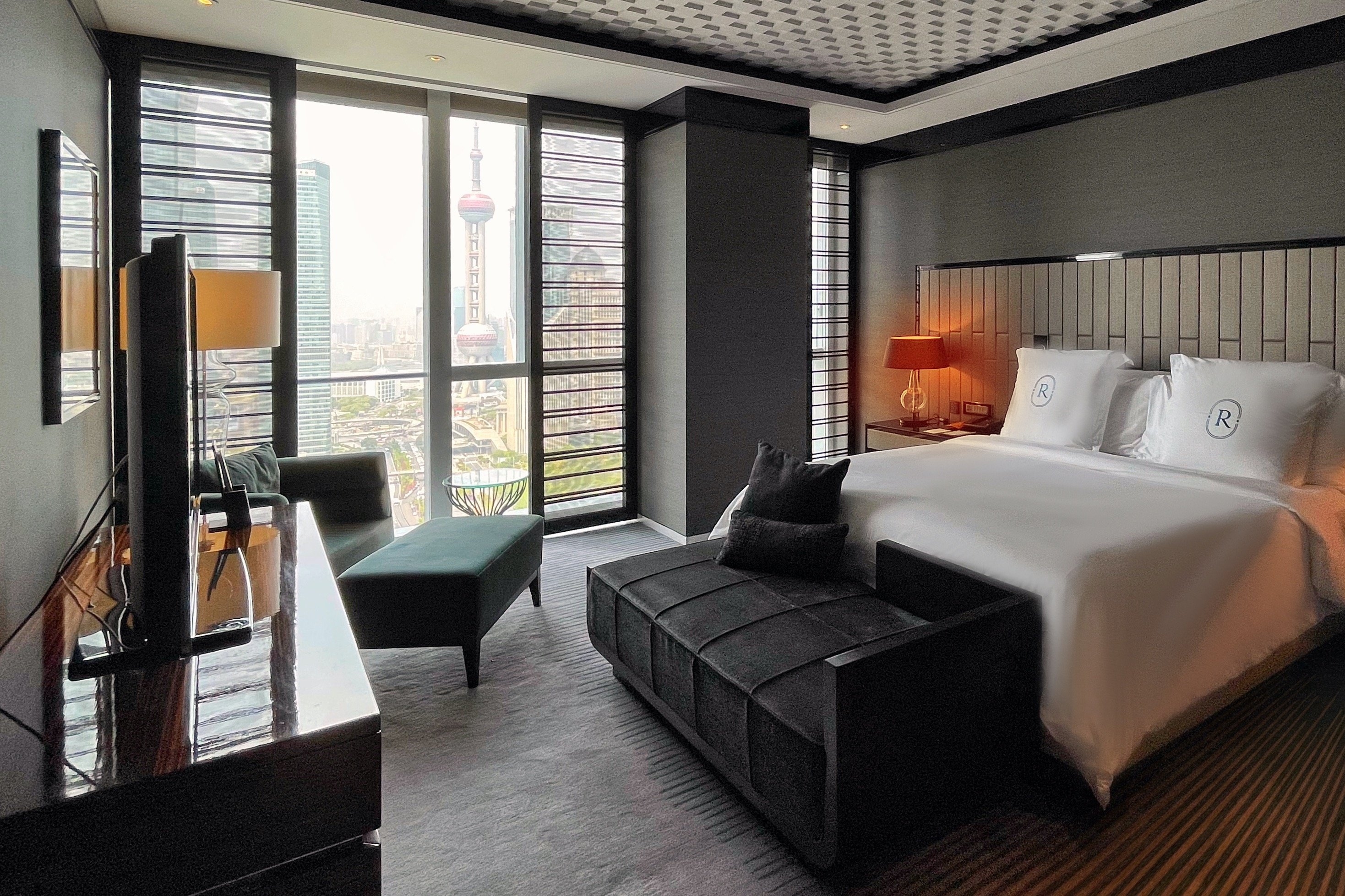 Regent Pudong Shanghai 14/84