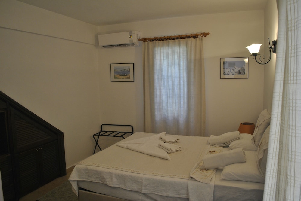 Hotel Dionysia 24/69