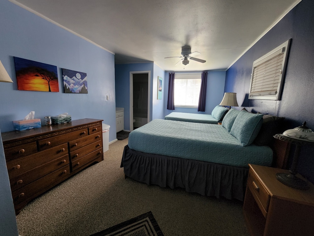 Inn the Clouds Hostel & Inn 36/75