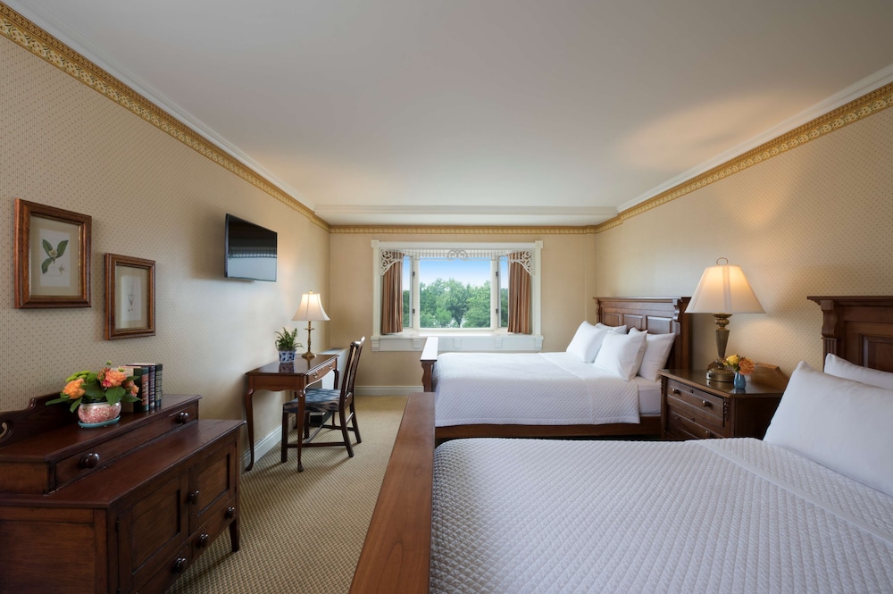 St. James Hotel 6/35