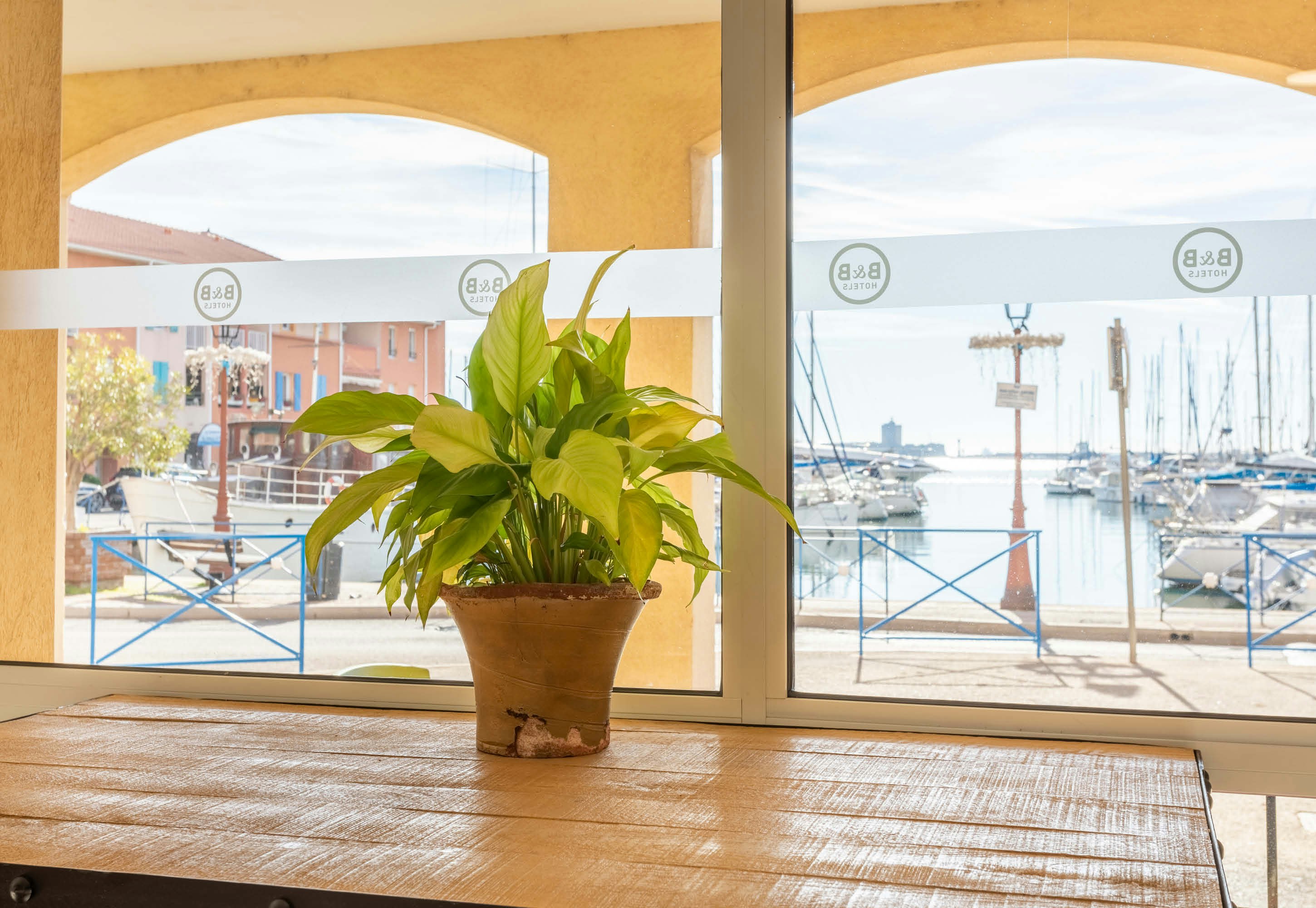 B&B HOTEL MARTIGUES Port de Bouc 13/24