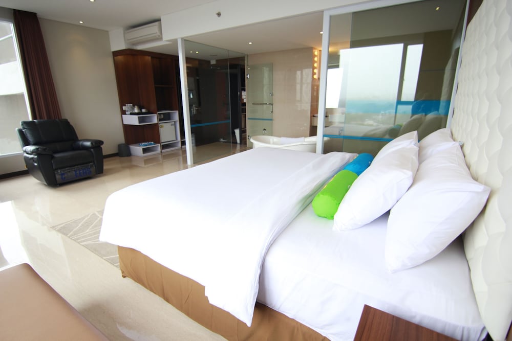 GRAND TEBU HOTEL 32/52