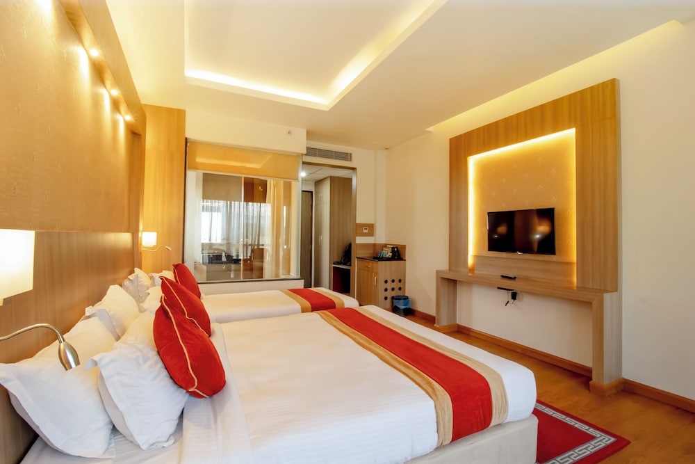 غرفة عائلية بسرير كوين وسرير فردي، Landmark Kathmandu 2/10