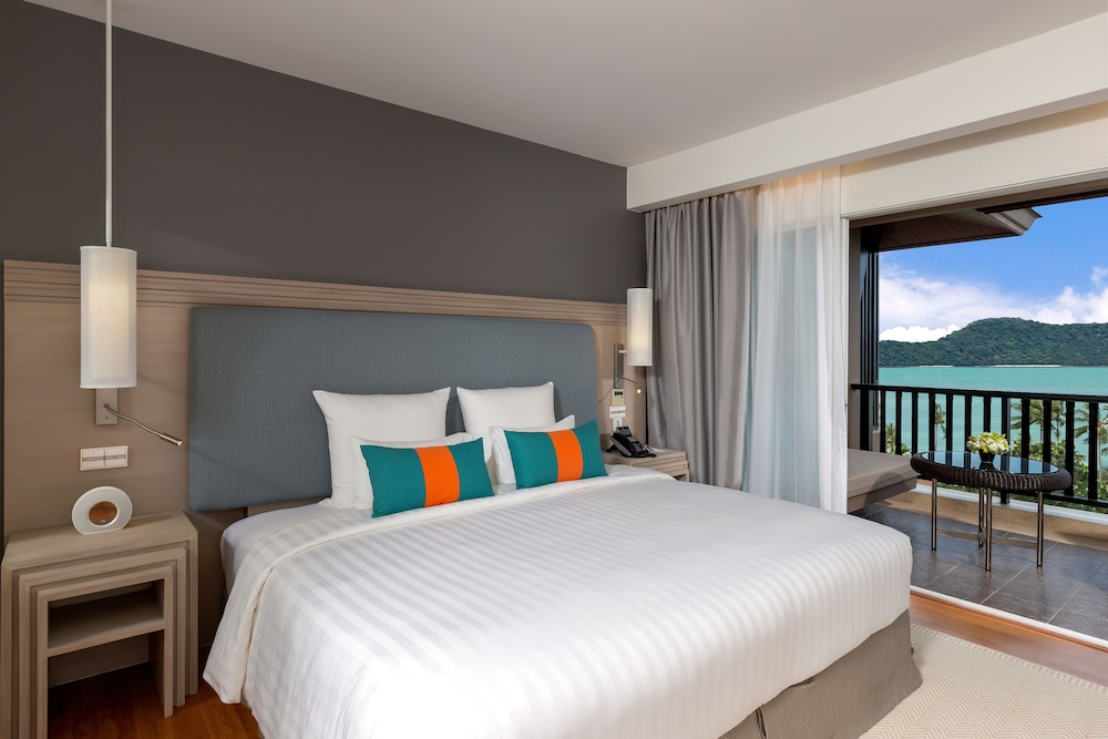 Pullman Phuket Panwa Beach Resort 41/120