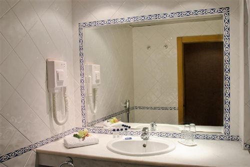 Room, Single, Double or Twin Bed