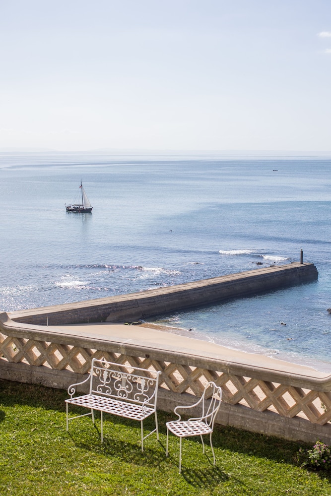 Estoril Vintage Hotel 53/64