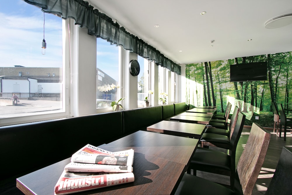 Brunnby Hotel 3/54