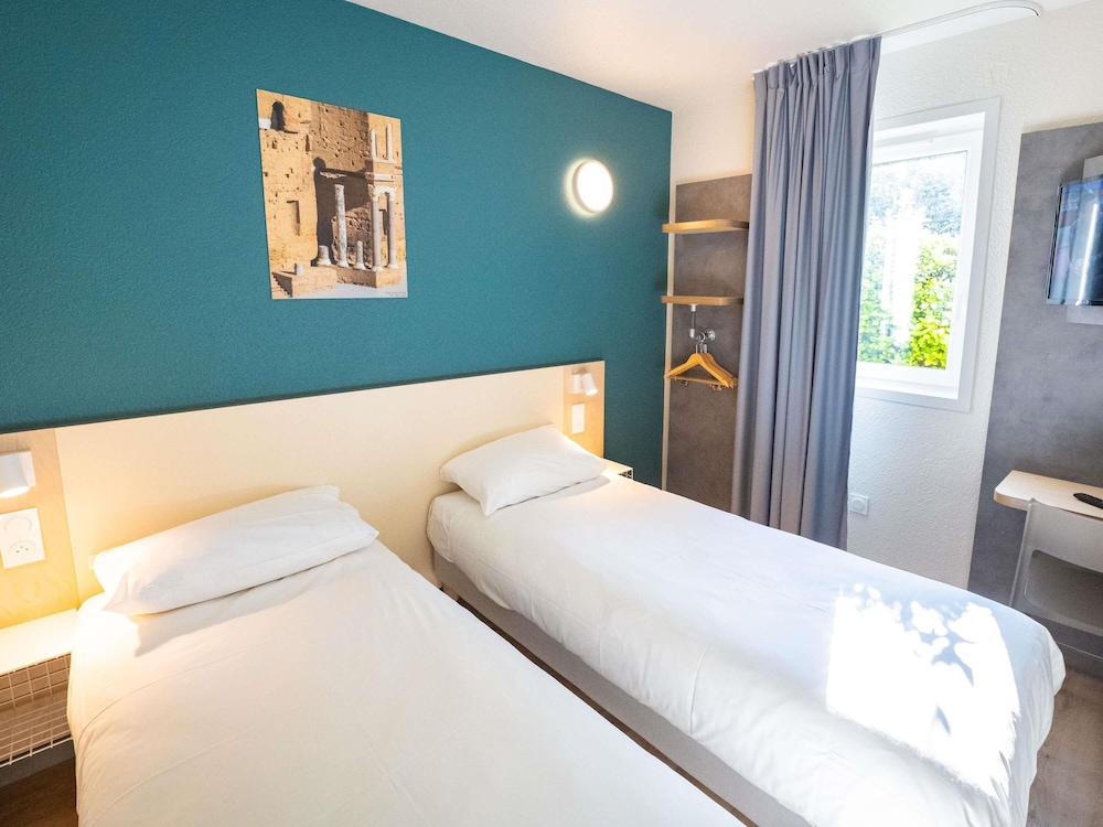 Room, Twin Beds