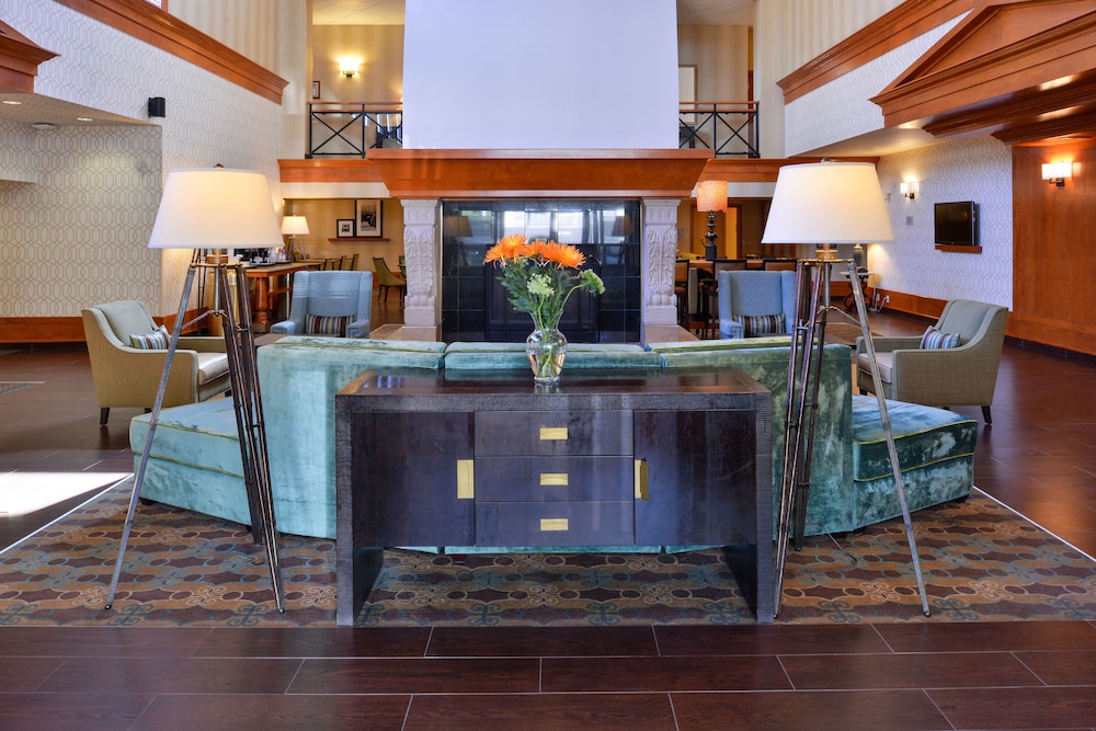 Hampton Inn & Suites By Hilton Calgary- University Northwest in CALGARY