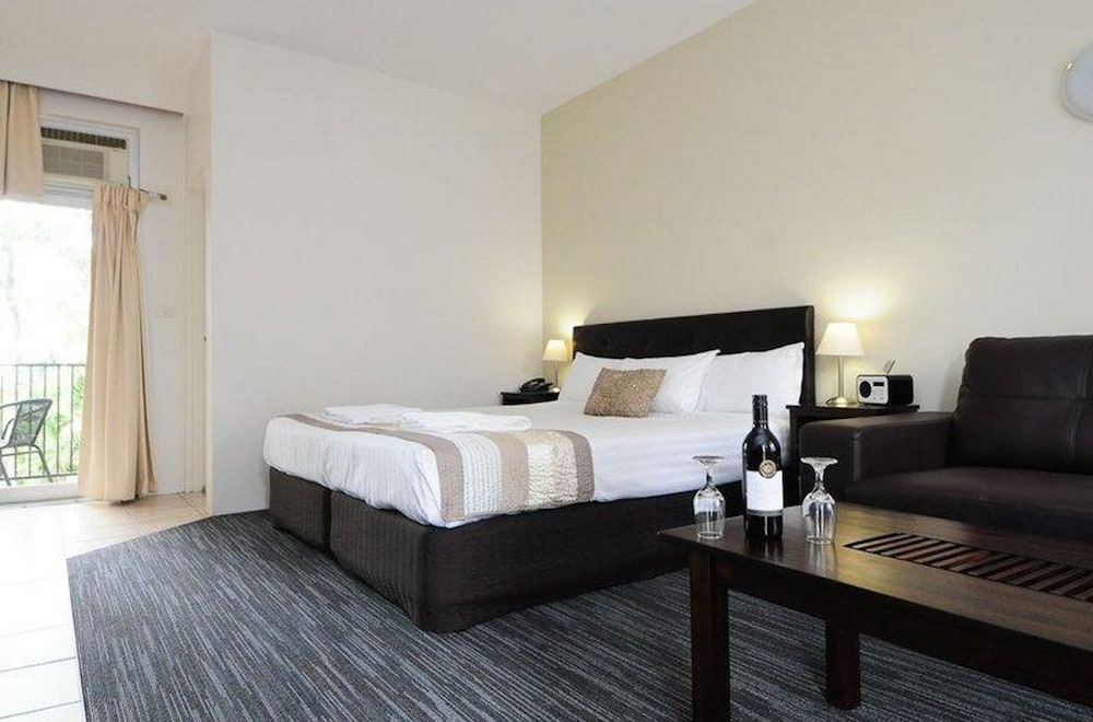 Sanctuary Resort Motor Inn 11/30