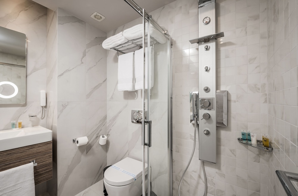 BIO Suites Hotel and Spa 36/39