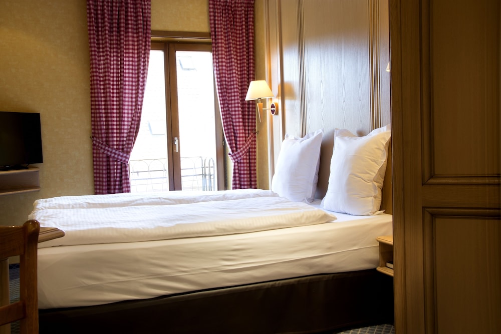 HOTEL AU CHASSEUR 19/57
