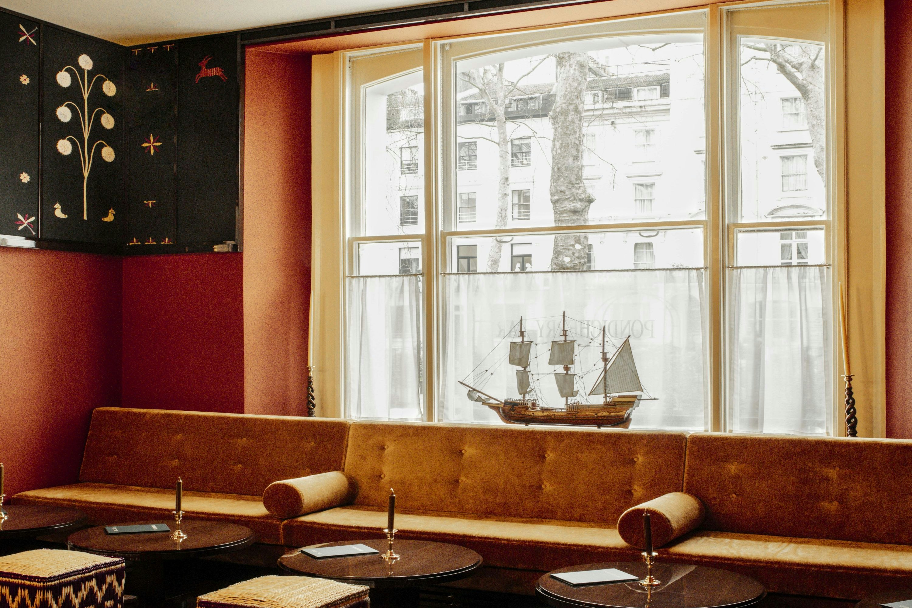 Grand Hotel Bellevue London 40/50