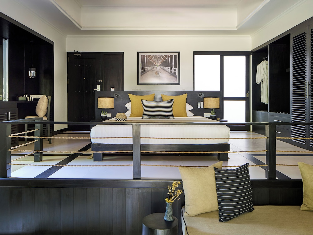 Grand, Beach, Pavilion, 2 King Beds, Private Pool