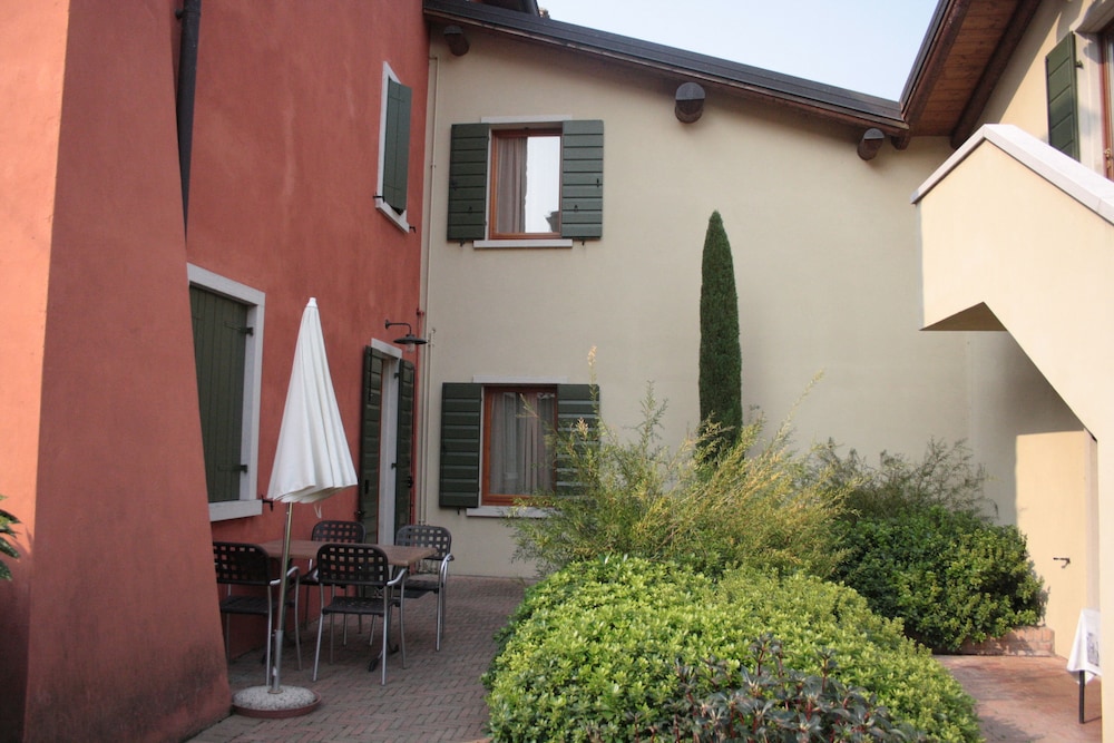 Residence Borgo Mondragon 2/44