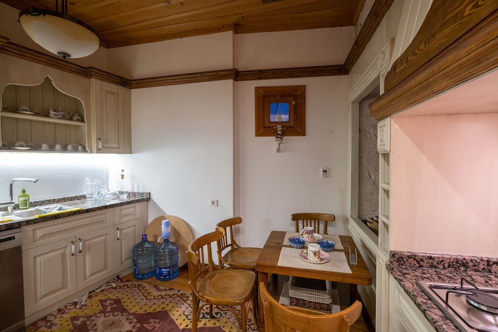 Cedrus Hotel 30/50