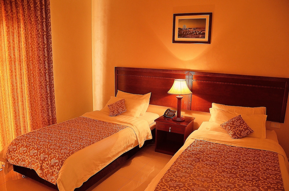 Mosaic City Hotel 4/39