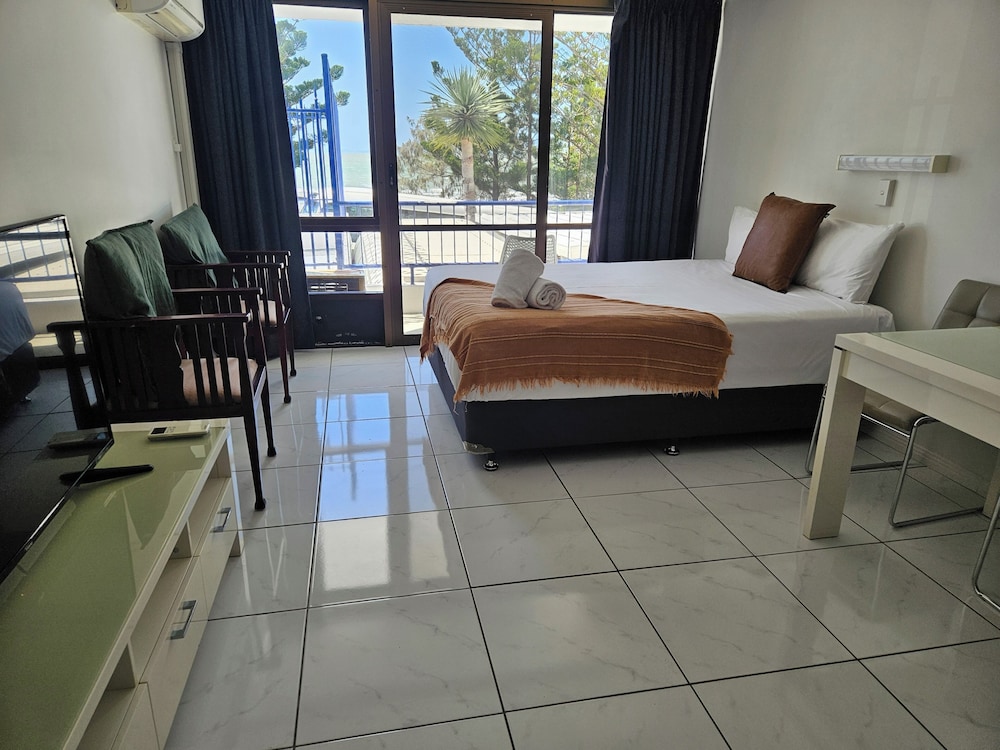 Room, Queen Bed, Ocean View