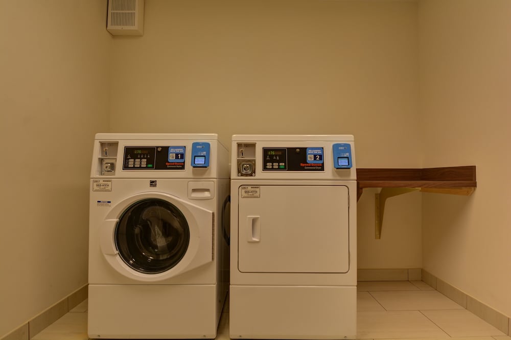 Holiday Inn Express And Suites Greenville Taylors 24/50