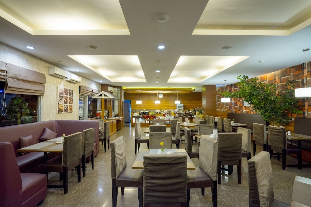 Hotel Grand Kartika 49/63