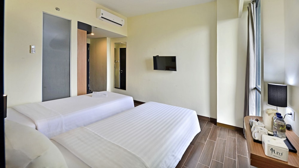 Whiz Prime Hotel Khatib Sulaiman Padang 1/18
