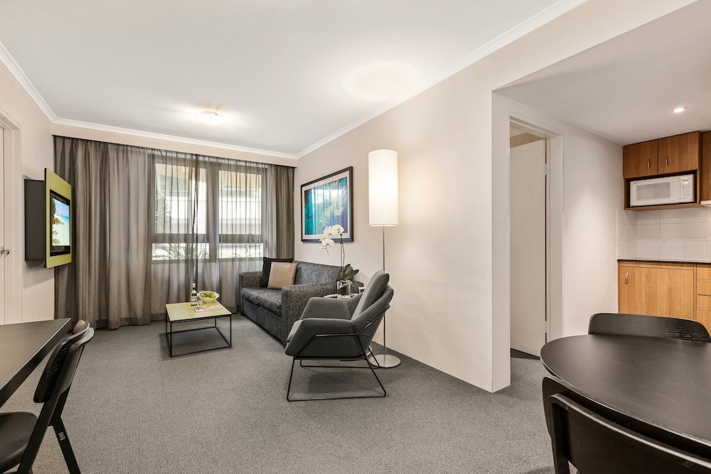 Mantra Parramatta 36/72