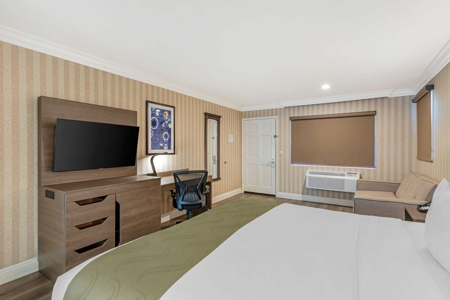 Quality Inn Suites Anaheim Maingate 11/24