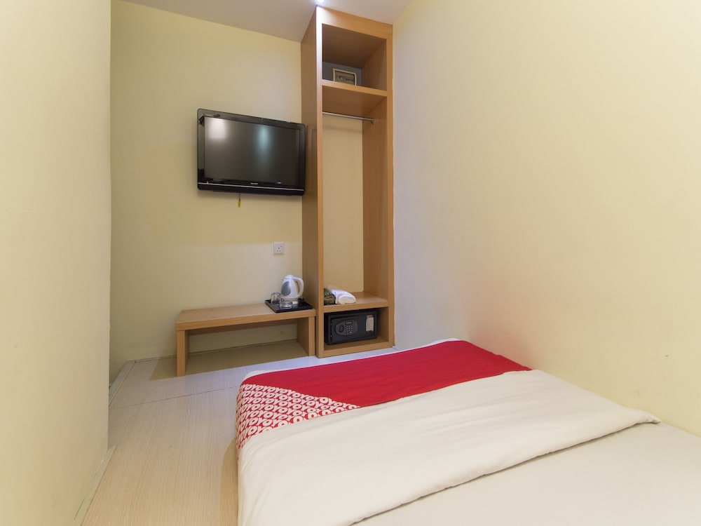 OYO 90894 Hotel Smc I-city 16/54
