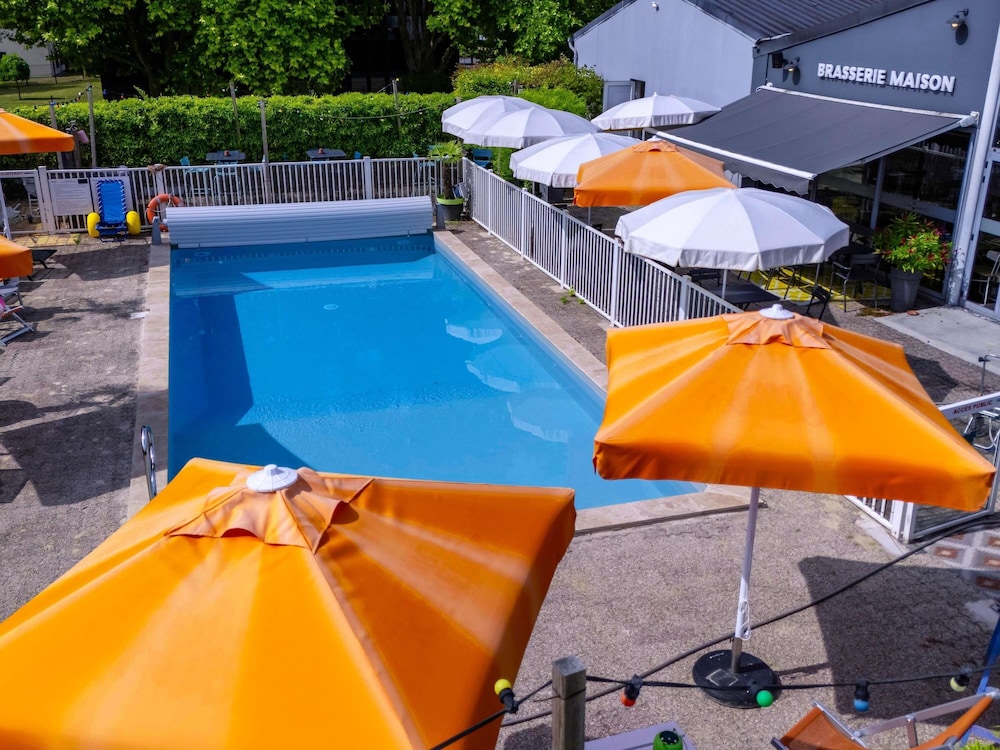 swimming pool spa