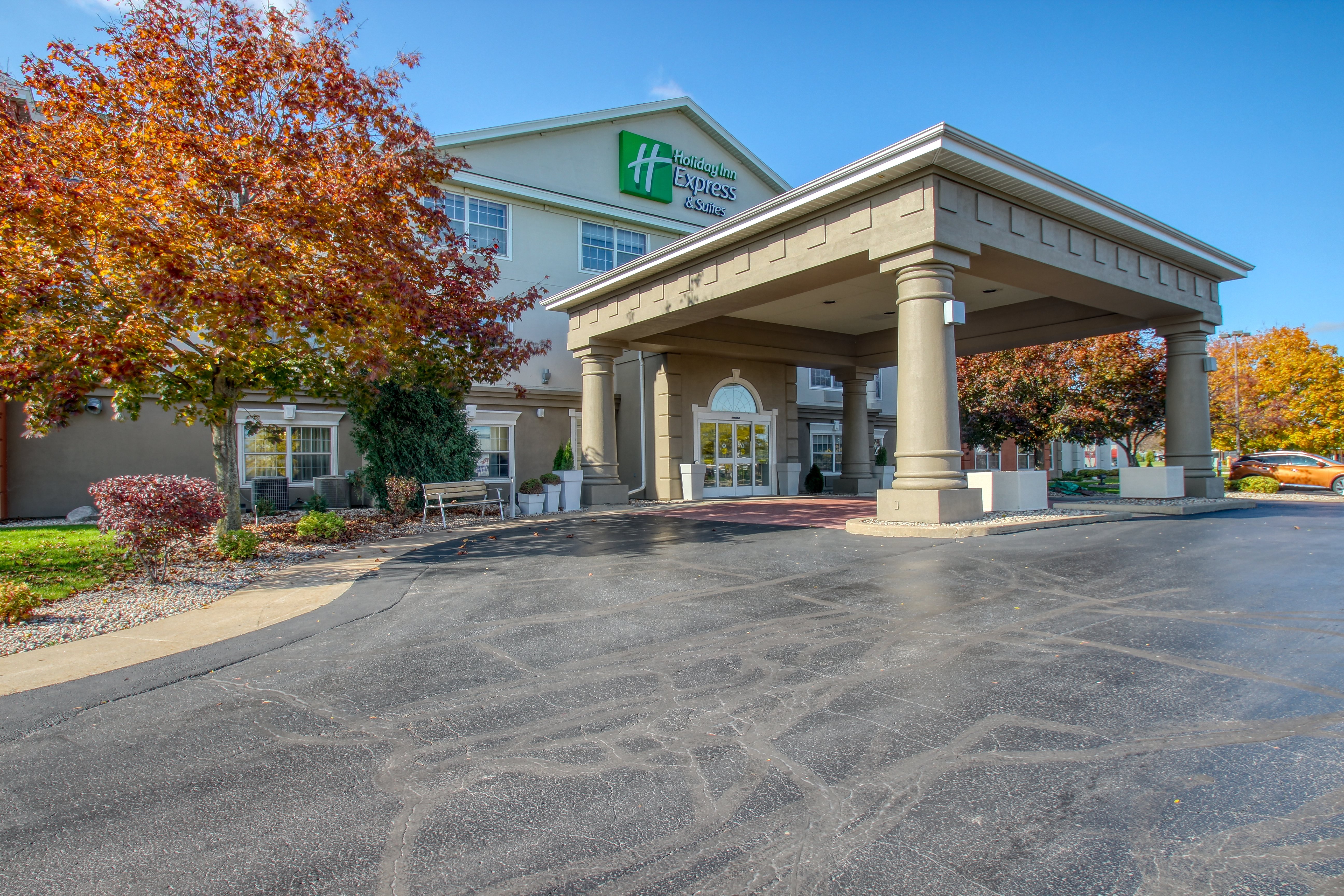 Holiday Inn Express Hotel And Suites Oshkosh Sr 41 19/19