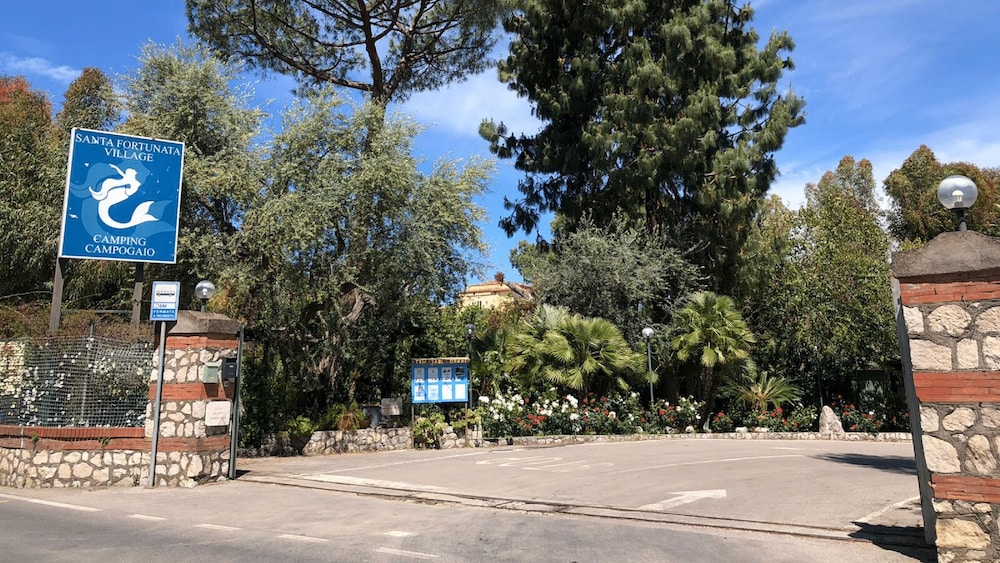 Santa Fortunata Village Camping 18/85