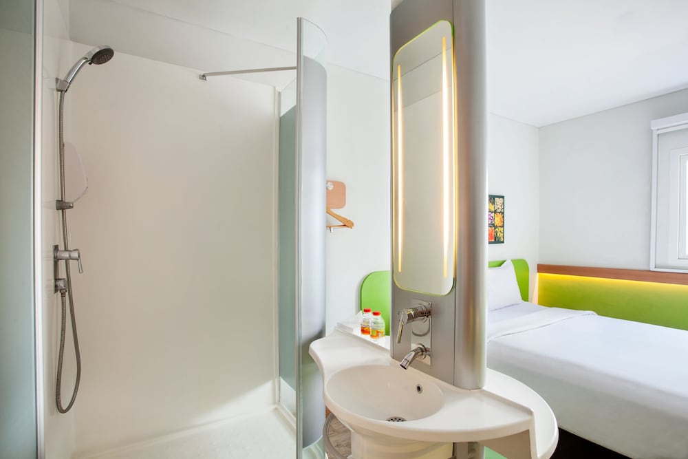 Ibis Budget Semarang Tendean 53/54