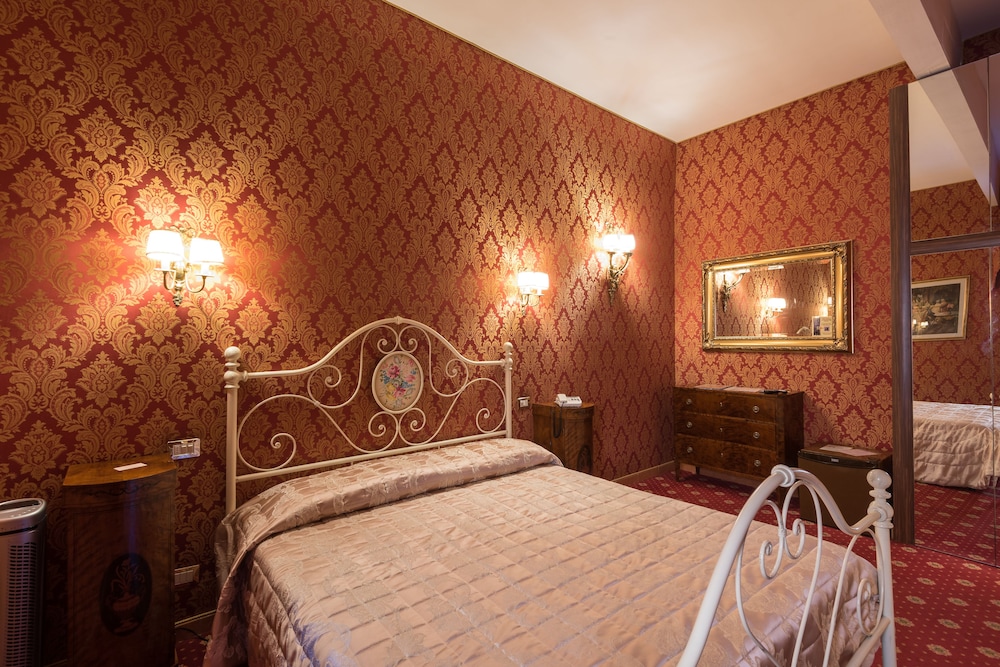 RESIDENZA AVE ROMA 15/41