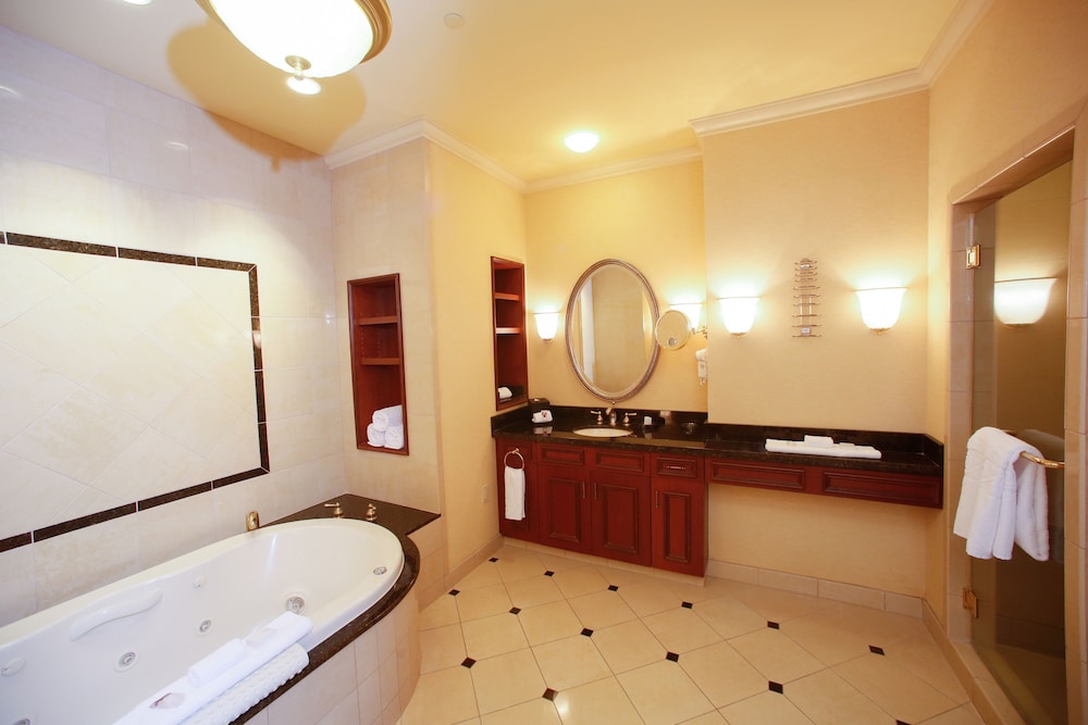 Harrah's Kansas City - A Caesars Rewards Destination 80/81