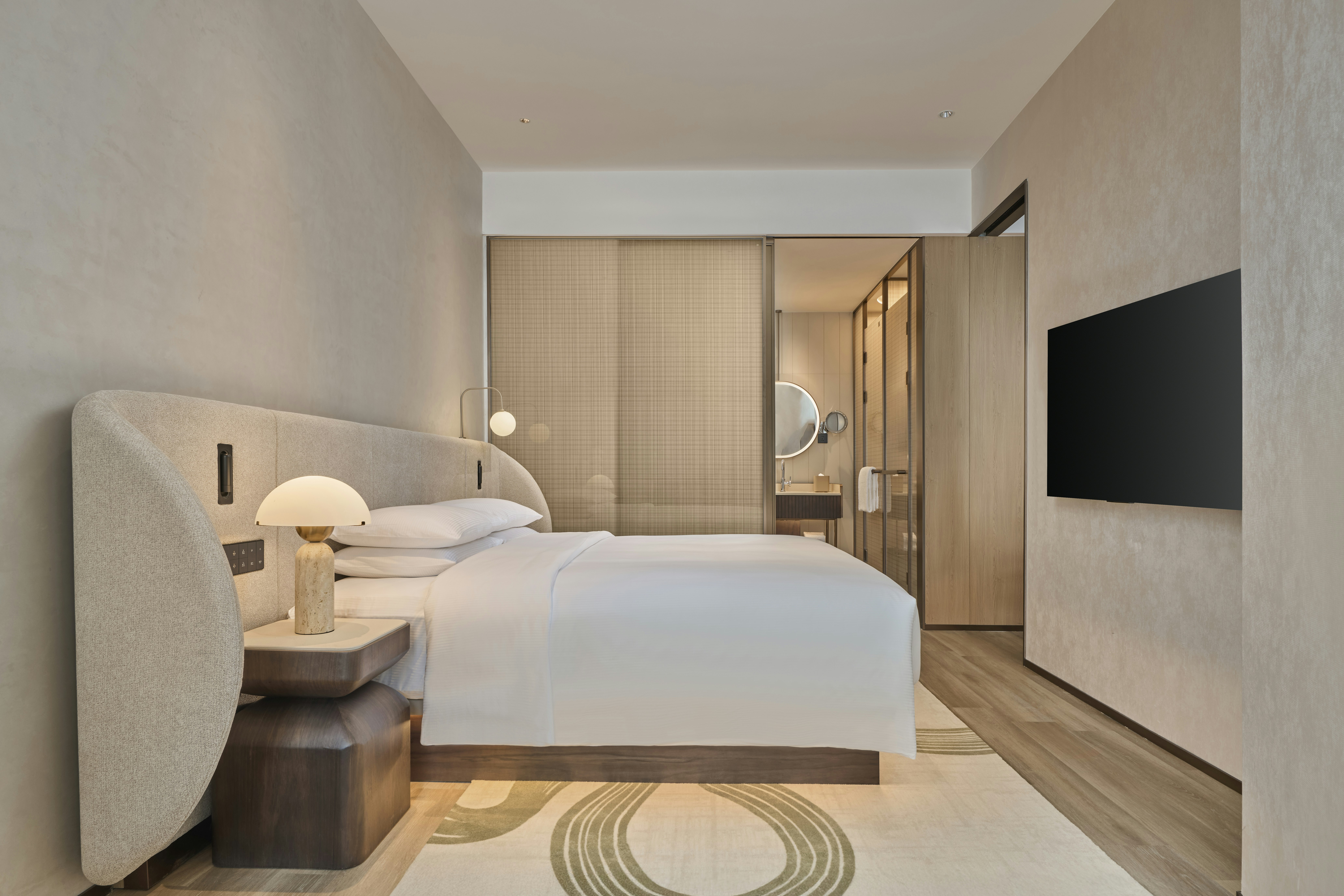 DELUXE, SUITE, KING BED