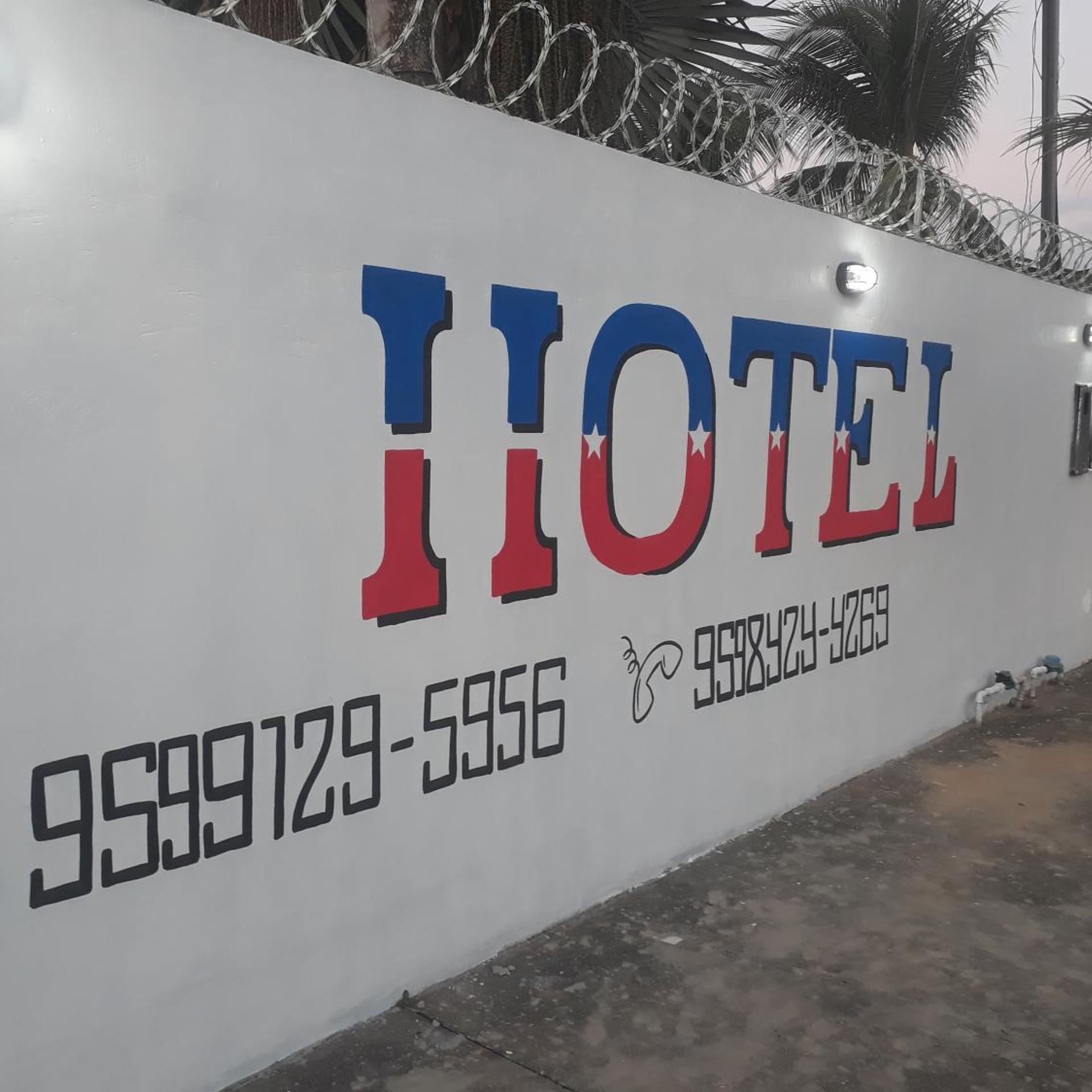 HOTEL LATINOS 2 6/50