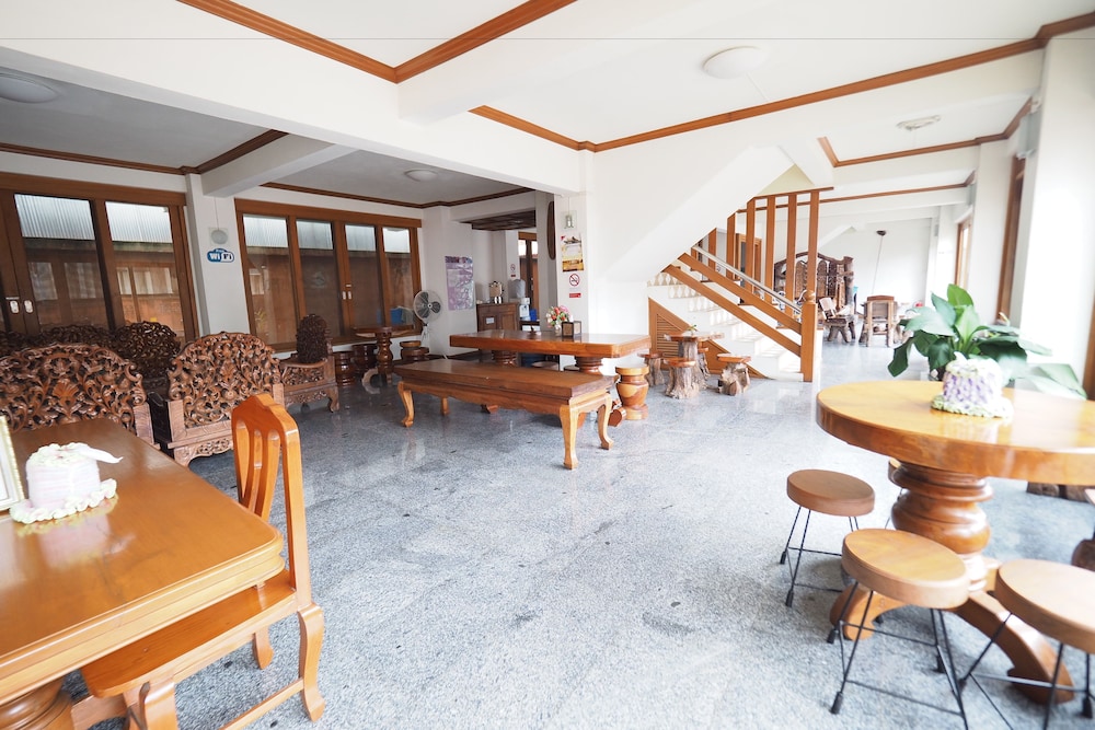 Fah Place Hotel 20/26
