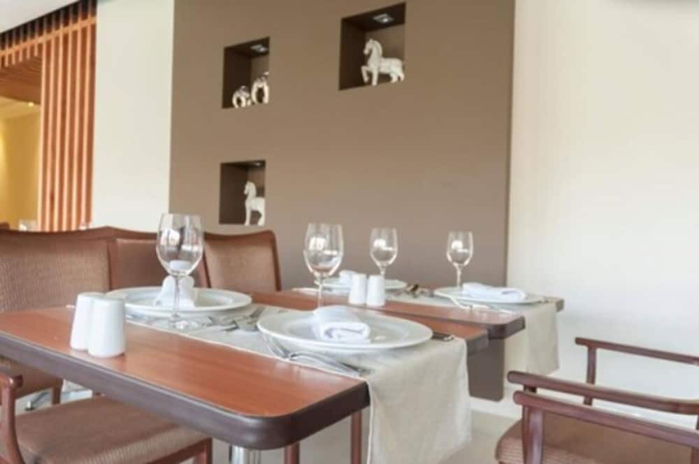 Hotel Diego de Almagro La Serena 37/49